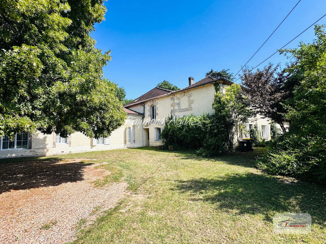 Maison à SAINT-EMILION