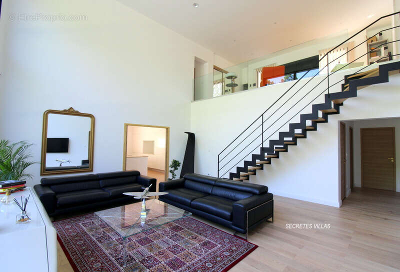 Maison à FARGUES-SAINT-HILAIRE