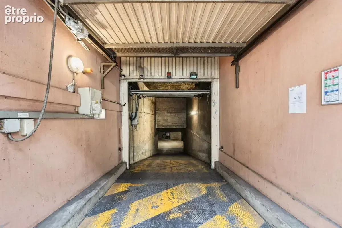 Emplacement de parking 141B rue de Saussure - photo 5