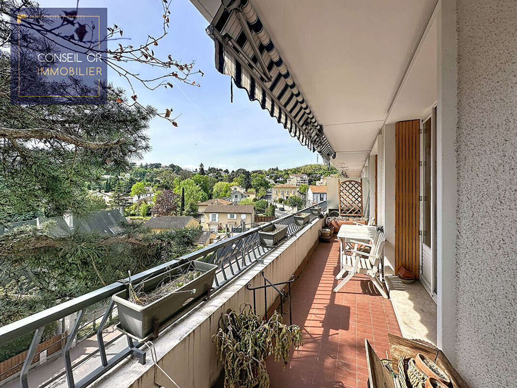 Appartement à SAINT-GENIS-LAVAL