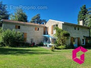 Maison à LE CHAMBON-FEUGEROLLES