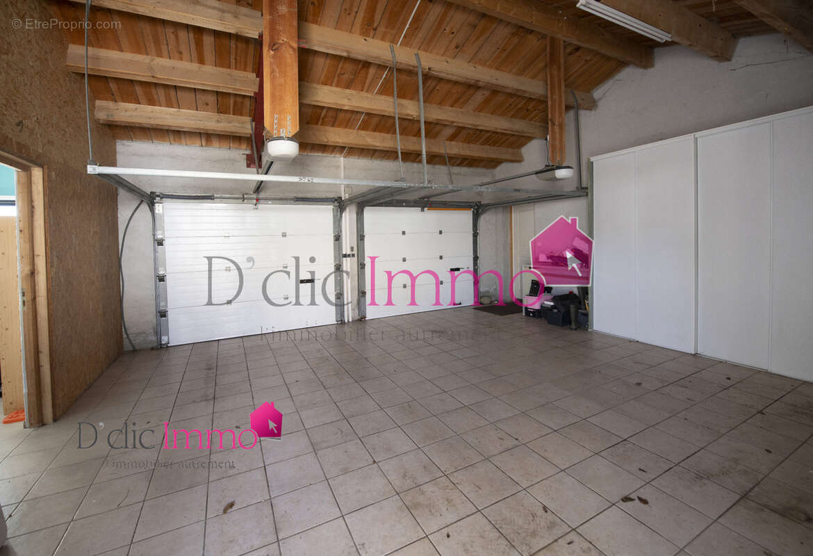 SAINT HILAIRE DE RIEZ   165 m2 habitables   4 chambres   2 garages (54 m2 et 48 m2)   Pièce SPA 32 m2   Jardin - photo 13