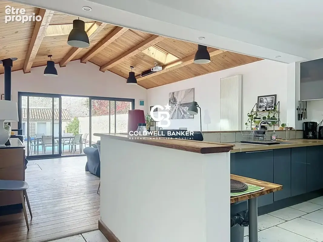 La Rochelle Hypercentre – Maison d'exception avec piscine, patio et garage - photo 9