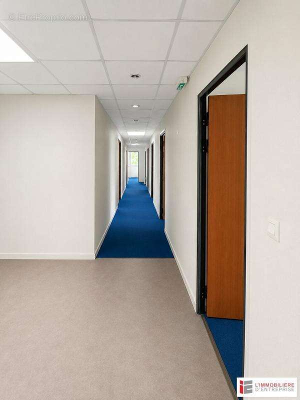 Bureaux a vendre - photo 4