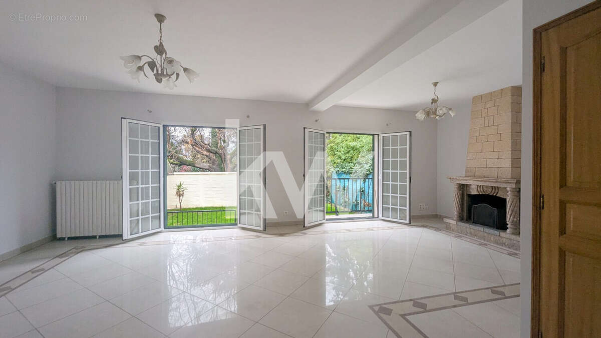 Maison 139 m² à Saint-Gratien  - photo 4