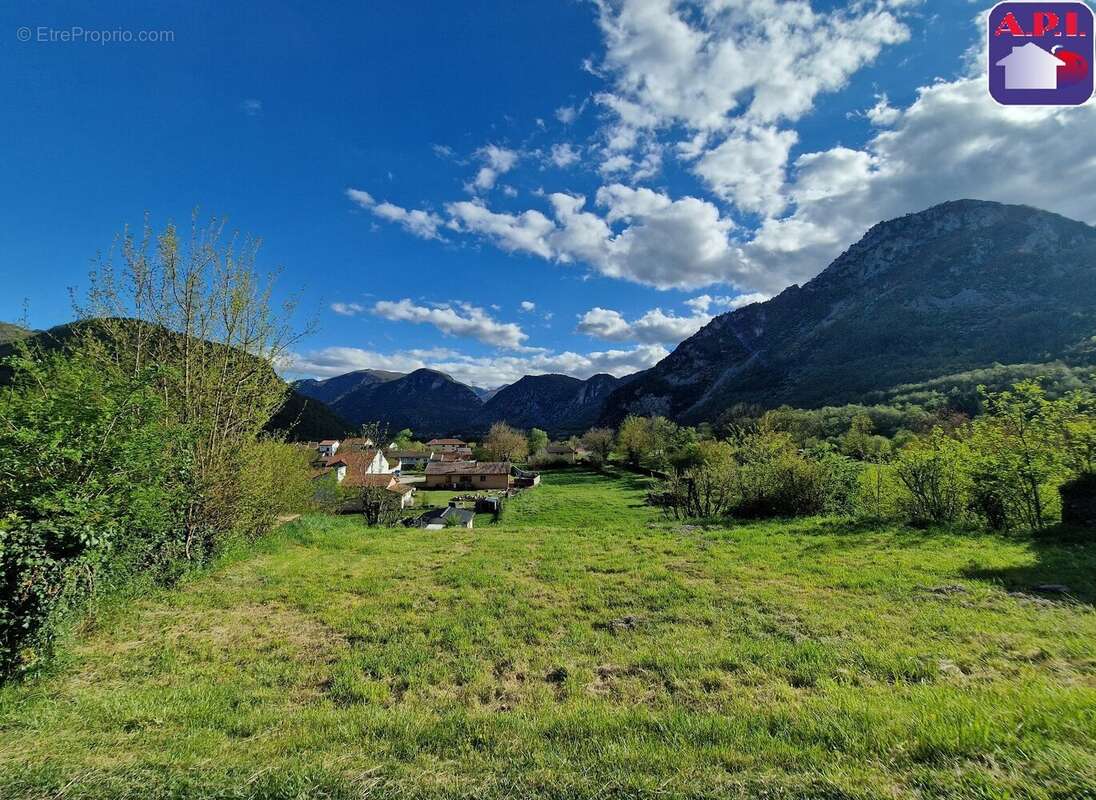 Terrain à ARIGNAC