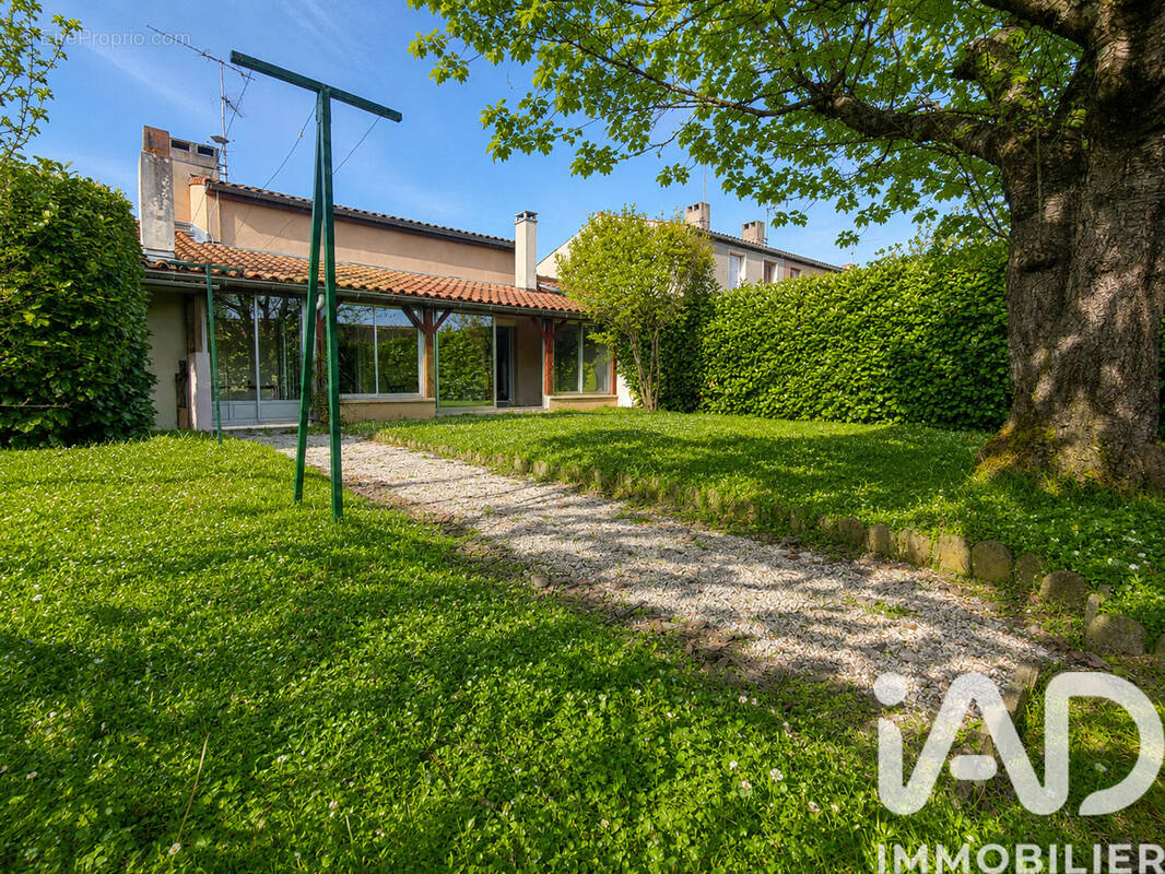 Photo 1 - Maison à FONBEAUZARD