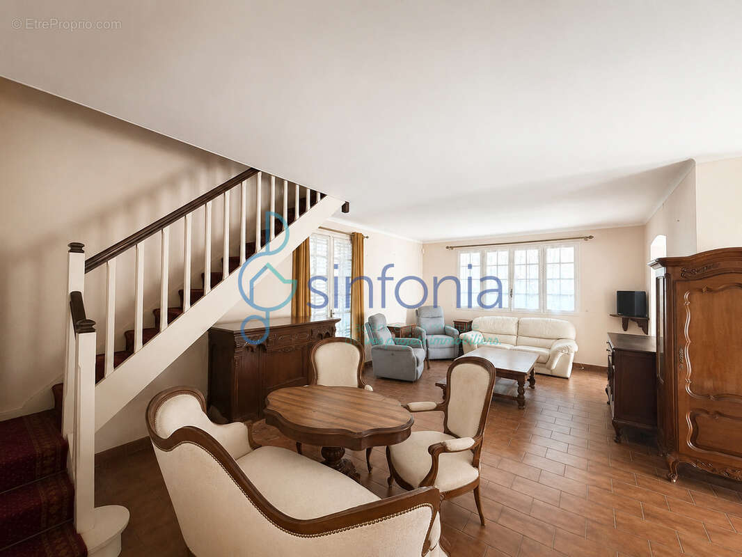 Nîmes   Maison de 120 m2 avec appartement indépendant de 45 m2, 2 garages et jardin - photo 9