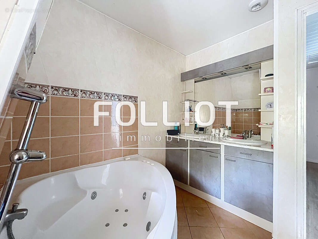 Maison à SAINT-AUBIN-DU-CORMIER