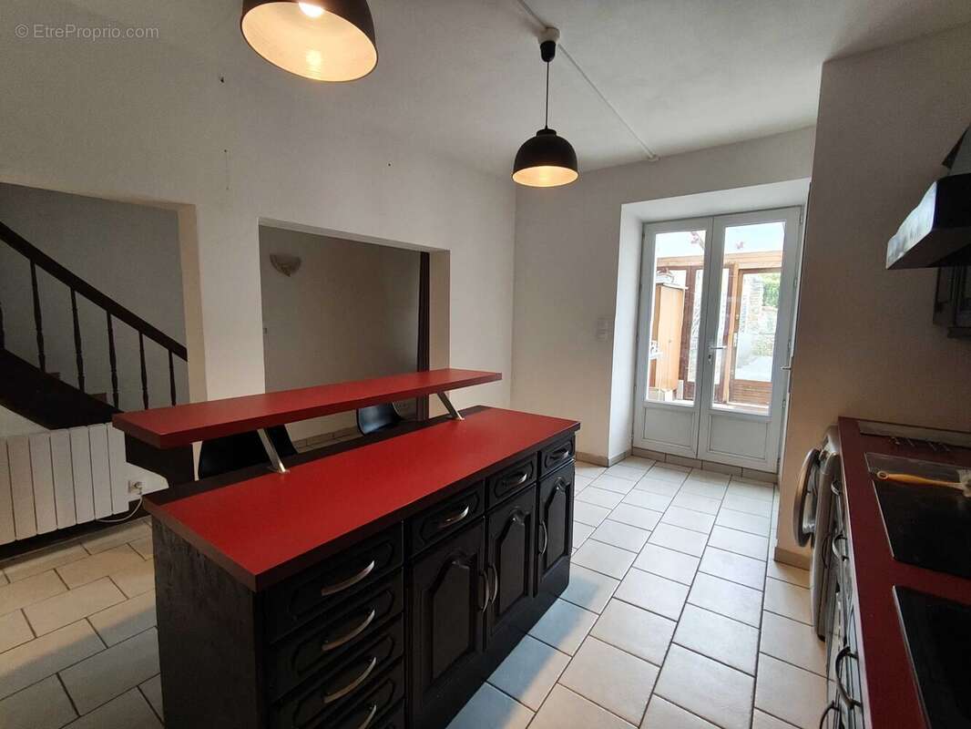 Maison 108 m² à Saint-Claud  - photo 4