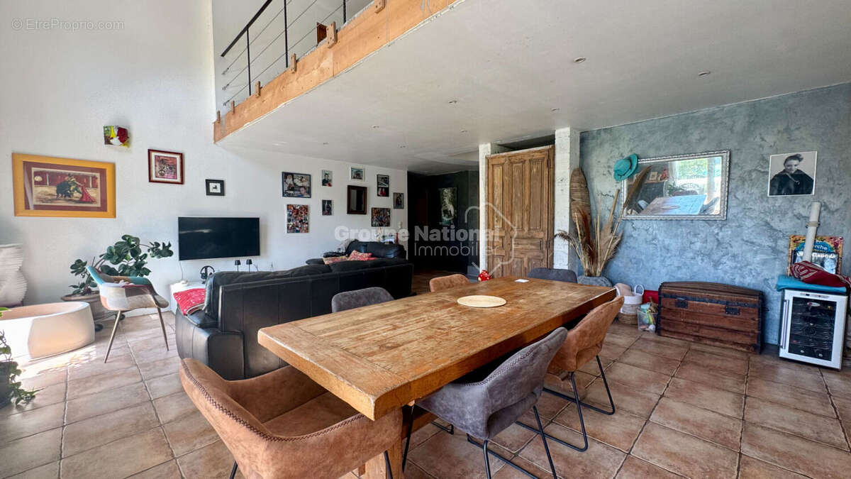 Maison familiale P7 de 213 m² avec piscine - Secteur Mas du Boudan - photo 4
