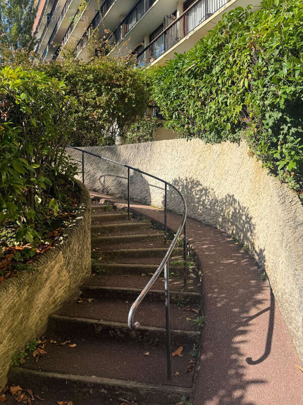 Appartement à FONTENAY-LE-FLEURY