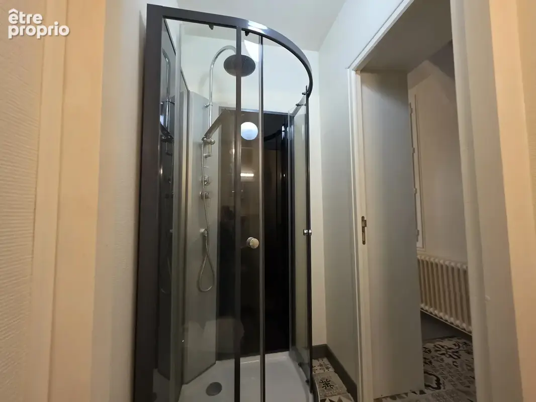 Ensemble immobilier avec ancien hôtel-restaurant et appartement indépendant au cœur de Chabris - photo 18