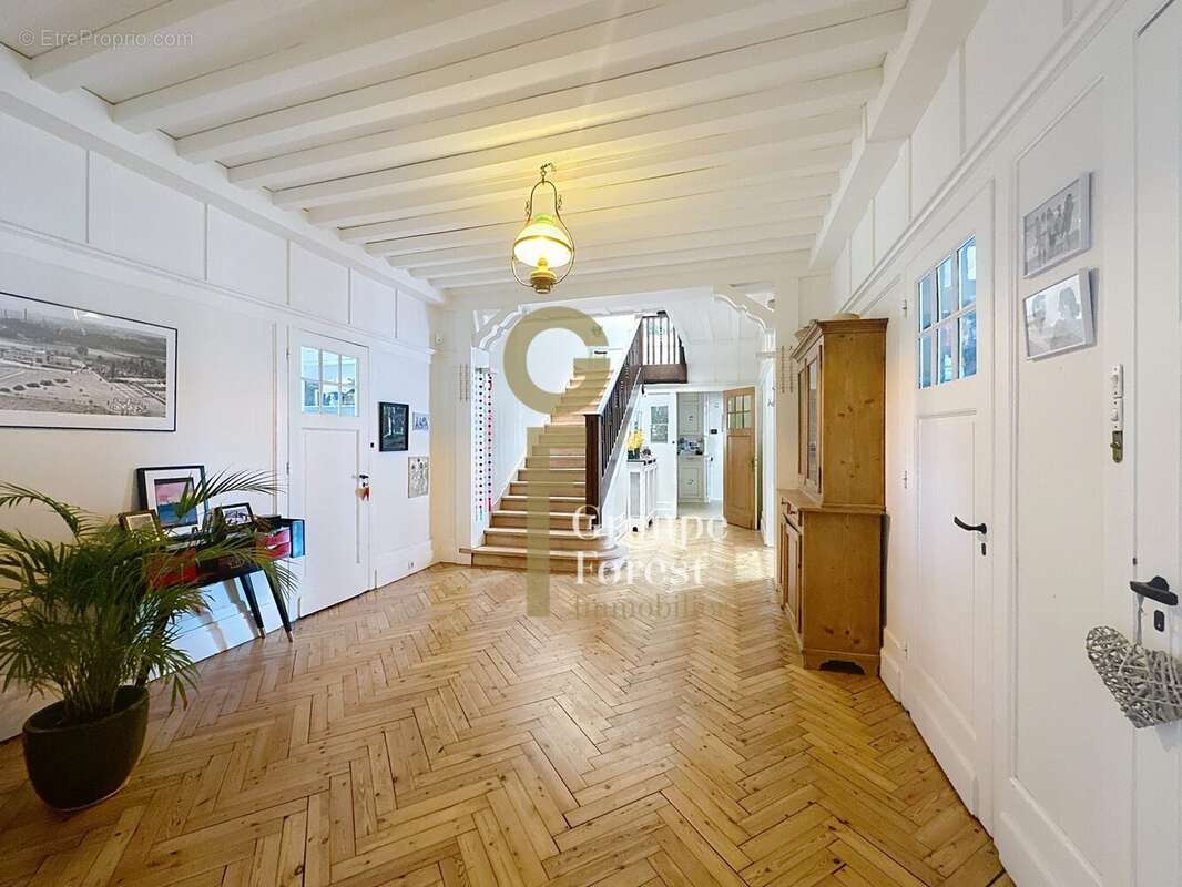 Maison à CROIX