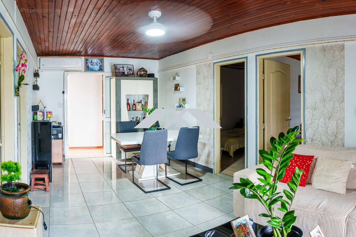 Maison 110 m² à Bras-Panon  - photo 6