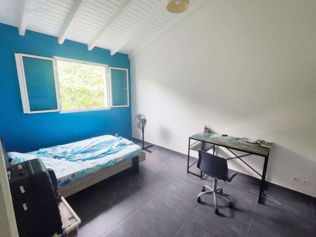 Maison à CAPESTERRE-BELLE-EAU