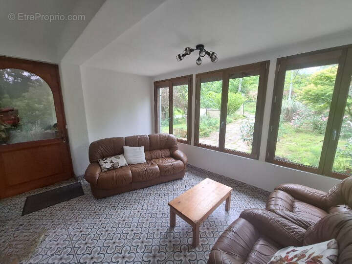 Maison à MONTROL-SENARD