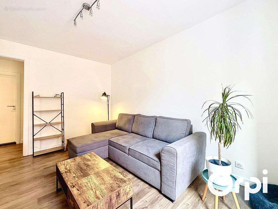 Appartement à SAINT-MARTIN-DU-VAR