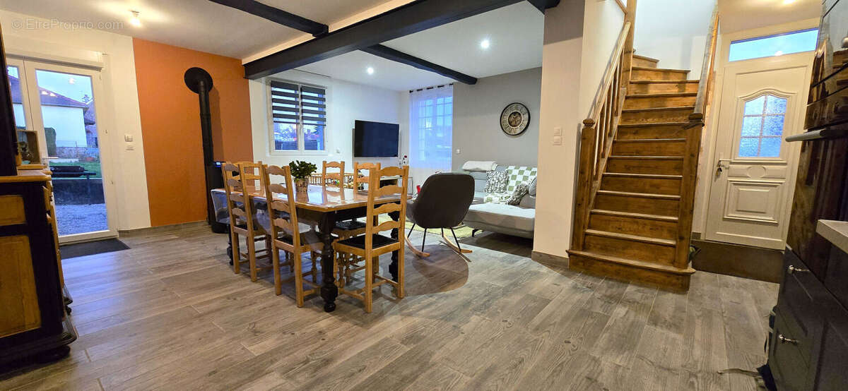 Maison à CAMBRONNE-LES-RIBECOURT