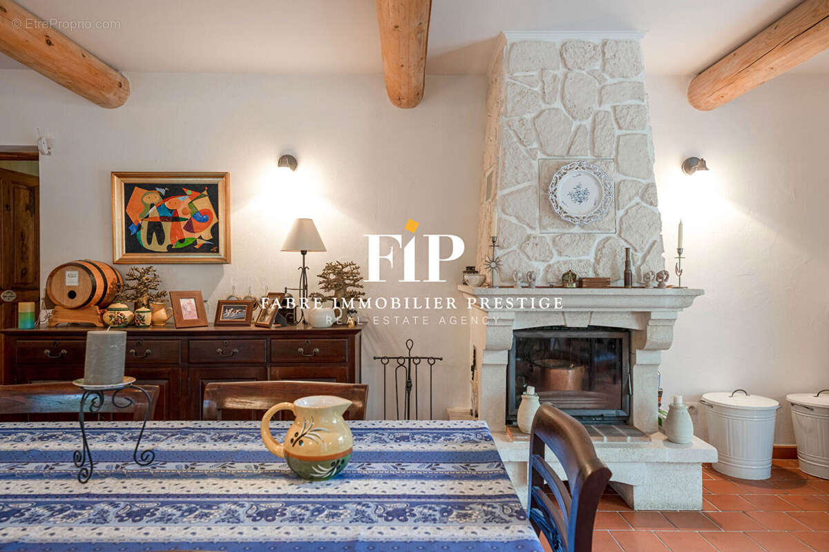 Maison à SAINT-MAXIMIN-LA-SAINTE-BAUME