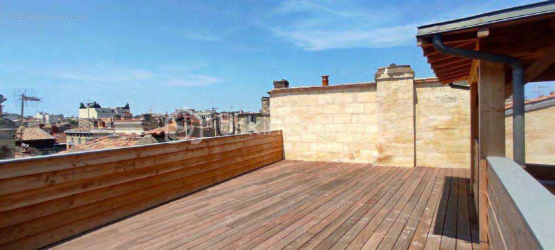 Bel appartement T3 de 55m2 avec rooftop privatif de 43m2 sans vis-à-vis+ une surface de 30m2 inférieure à 1,80 à Bordeaux - photo 8