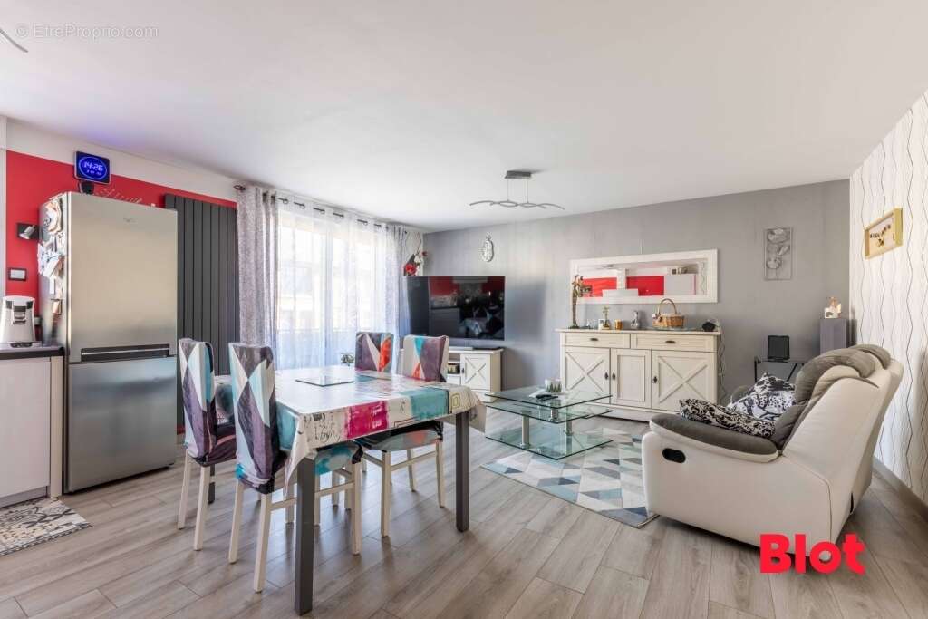 Appartement à FOUGERES