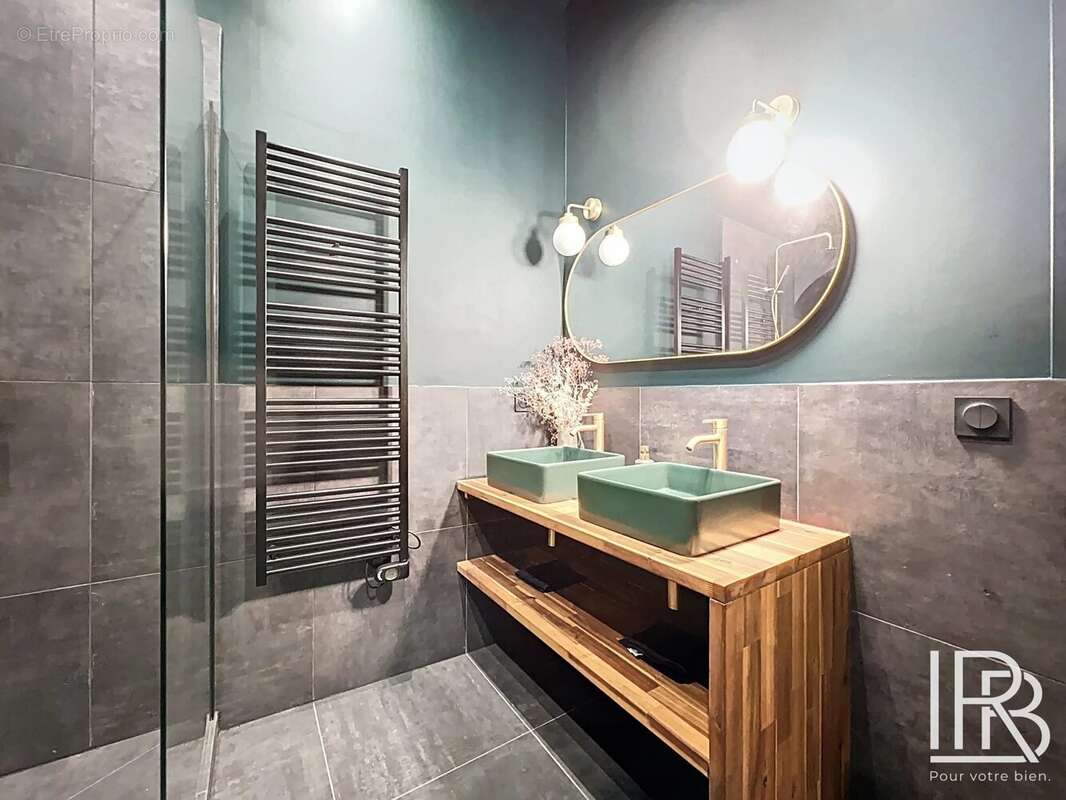 Appartement à MARSEILLE-6E