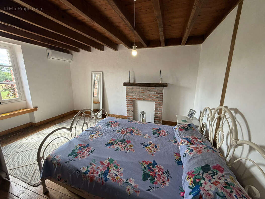 Maison à SAINT-LEGER-MAGNAZEIX