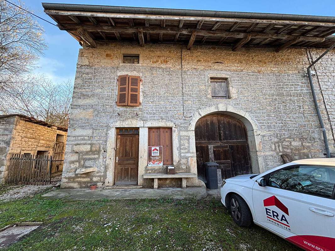 Maison à HAUTECOURT-ROMANECHE