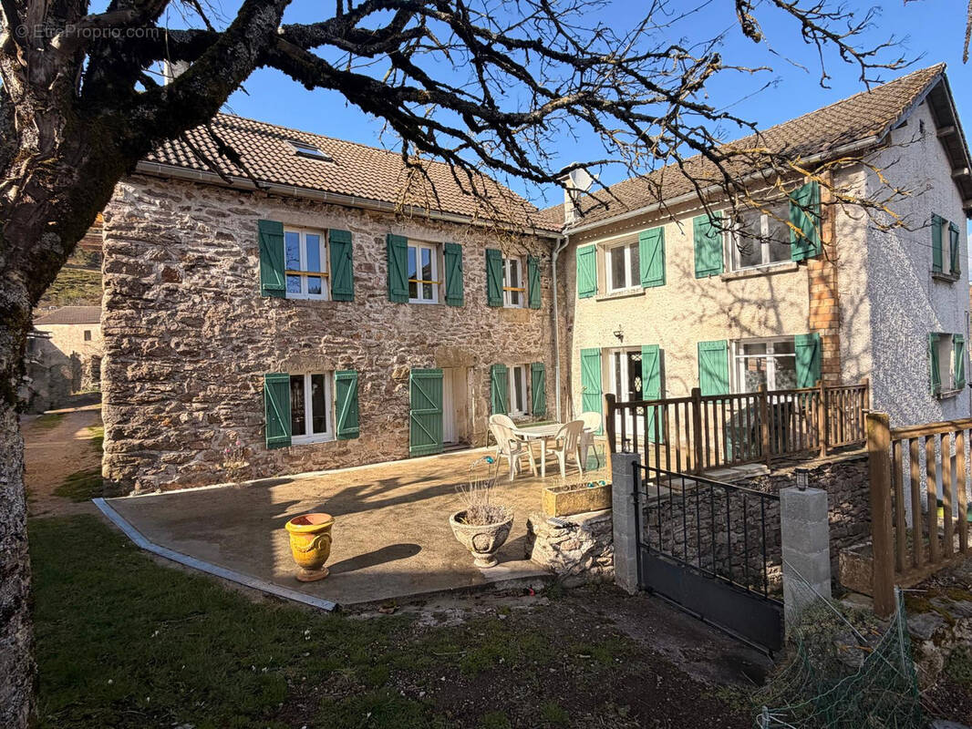 Maison à LAVEYRUNE