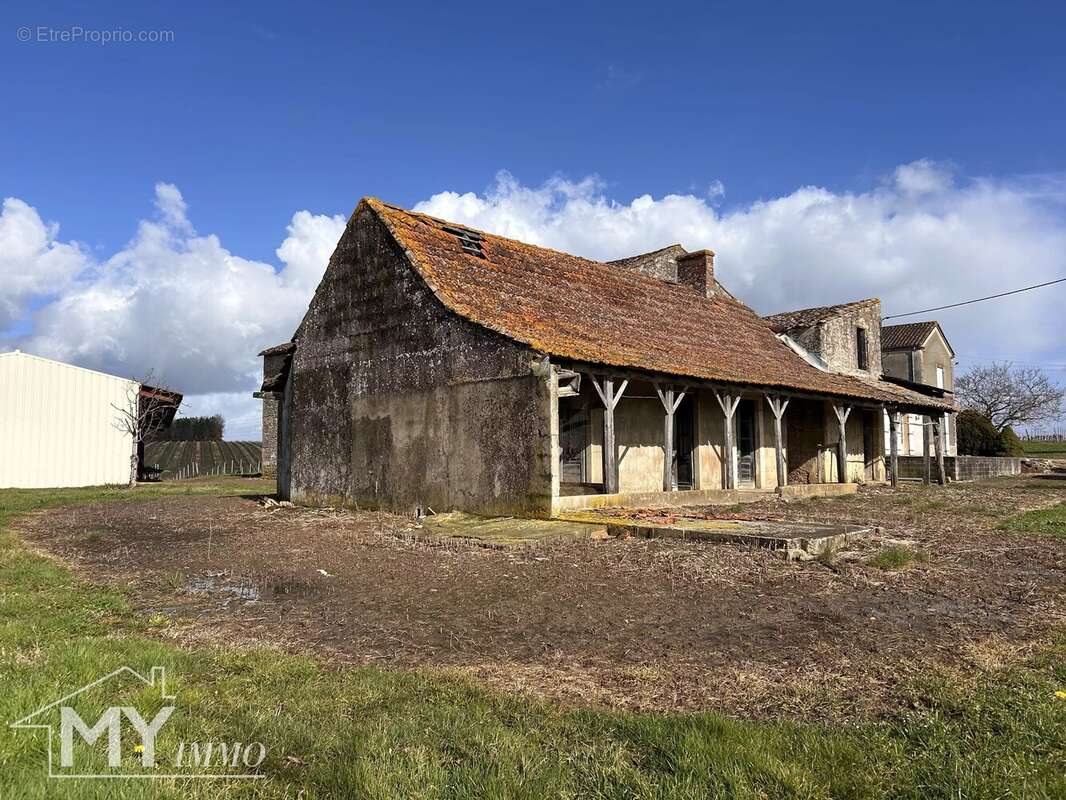 Maison à CAPLONG