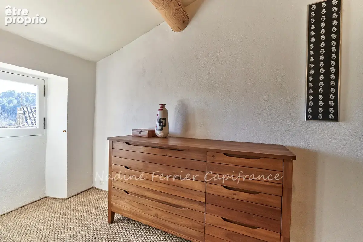 Jouques (13) – grande maison de village rénovée – 215 m² – 4 chambres – terrasse panoramique - photo 15
