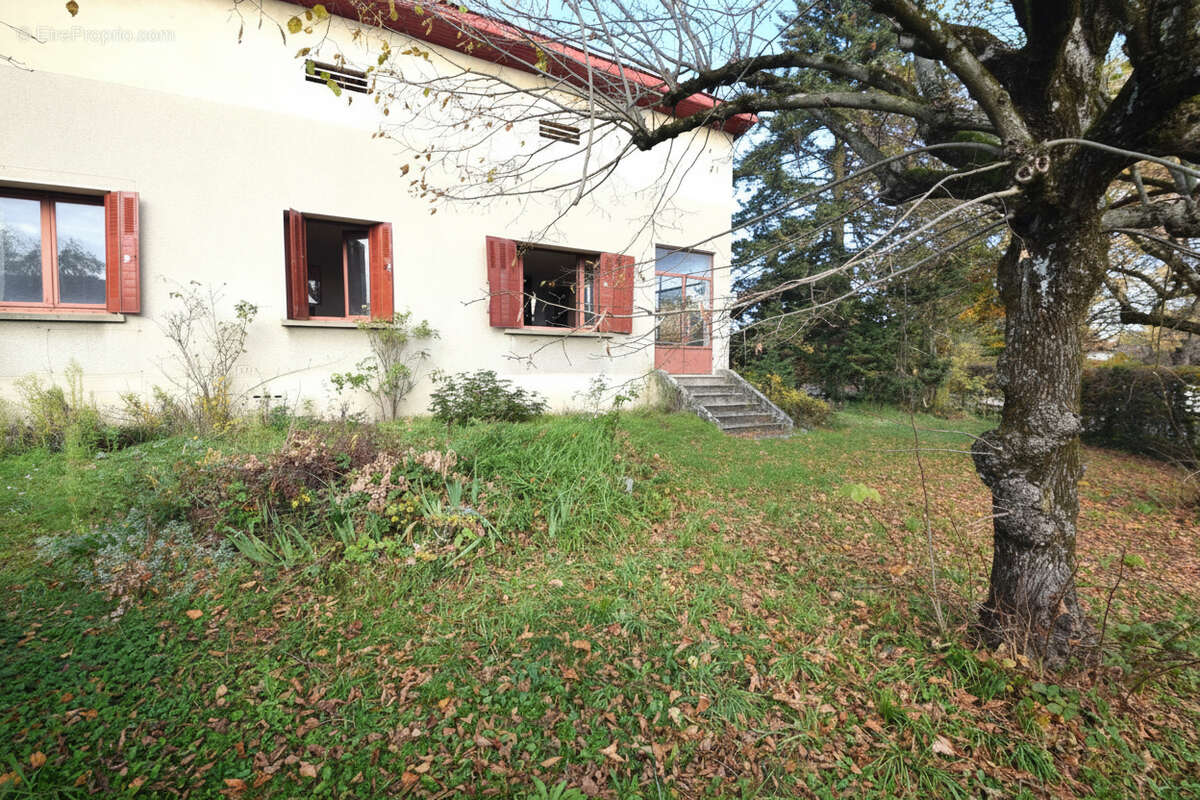 Maison à CHAZAY-D&#039;AZERGUES