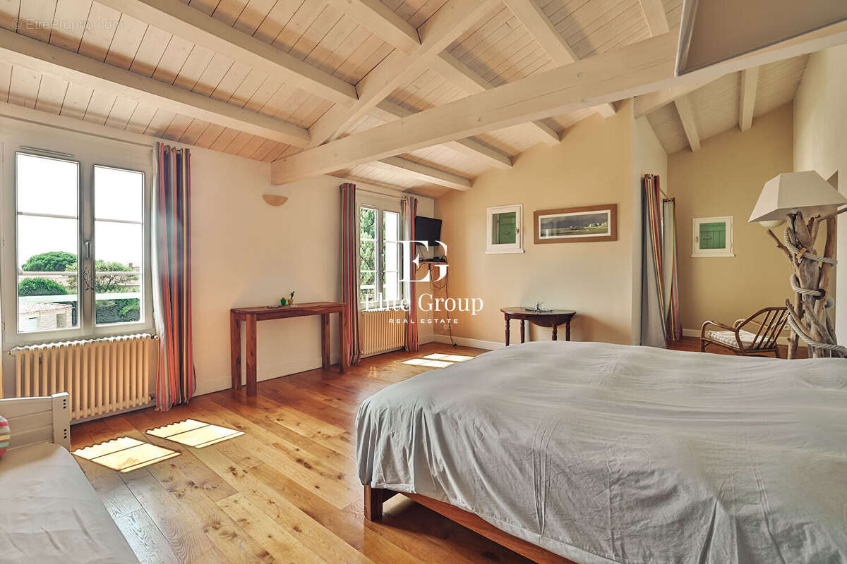 Villa d'exception à deux pas des plages et du centre-ville - photo 11