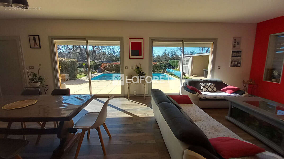 Maison à SAINT-SATURNIN-LES-APT