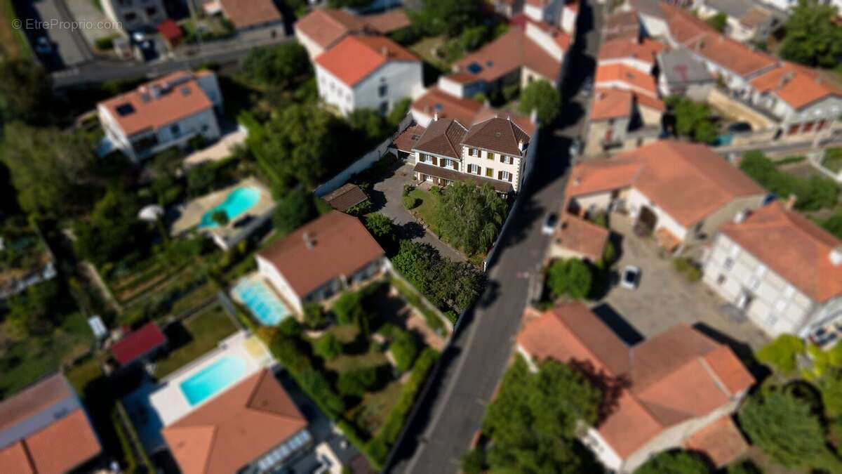 Maison 212 m² à Cournon-D'auvergne  - photo 3