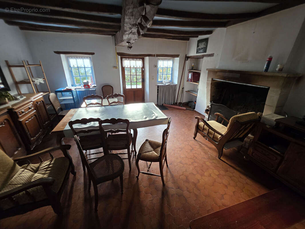 Maison à TOURNON-SAINT-PIERRE