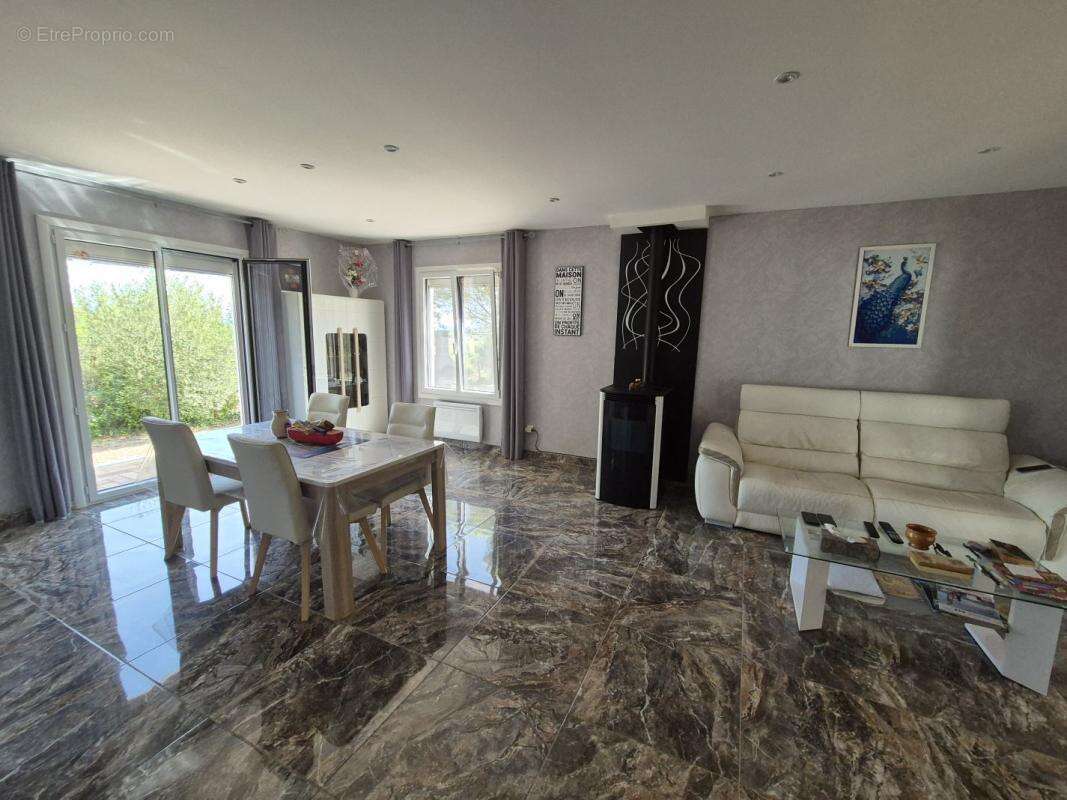 Maison à LEZIGNAN-CORBIERES