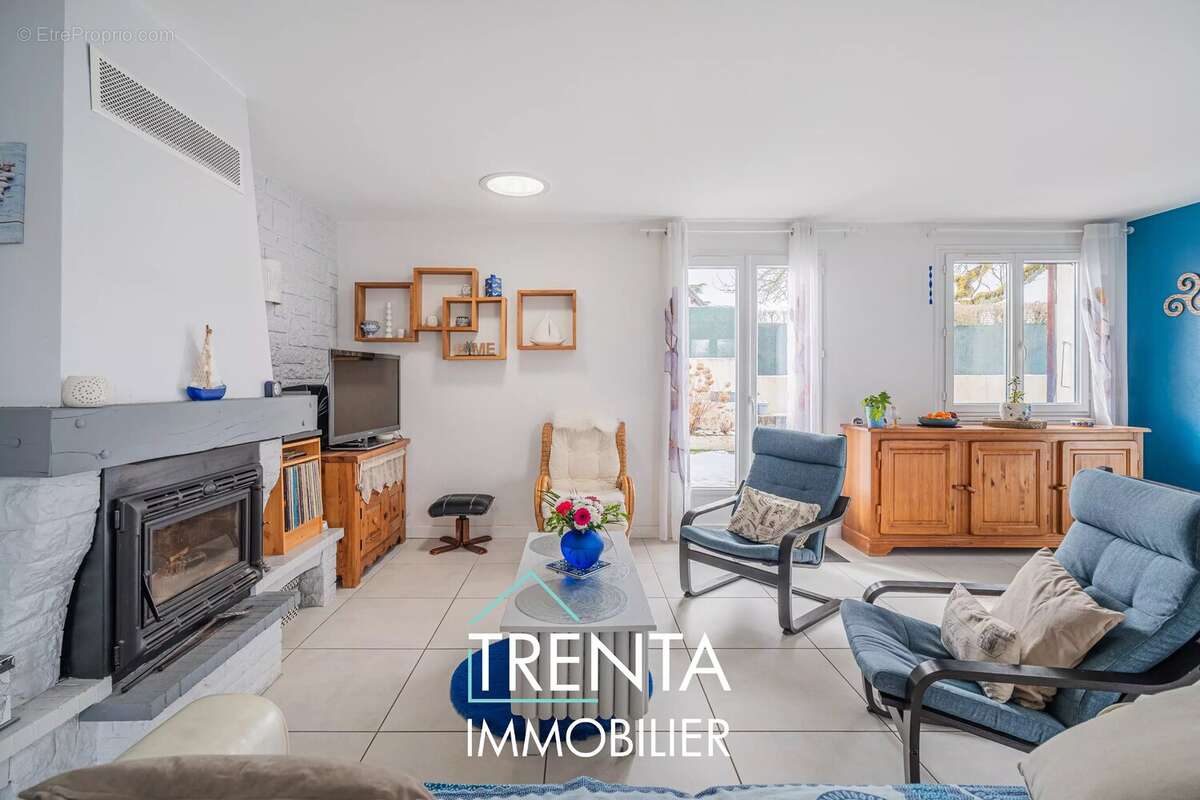 Maison à SAINT-ETIENNE-DE-CROSSEY