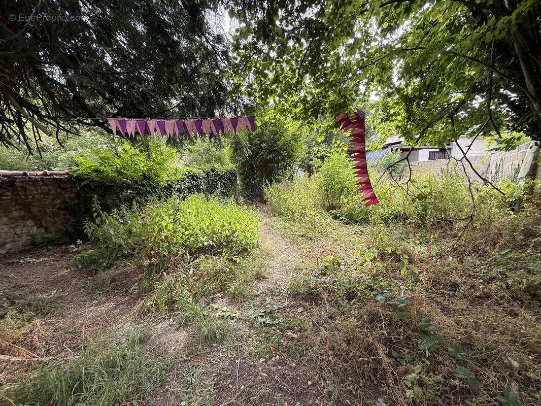 Appartement centre ville avec jardin - photo 10