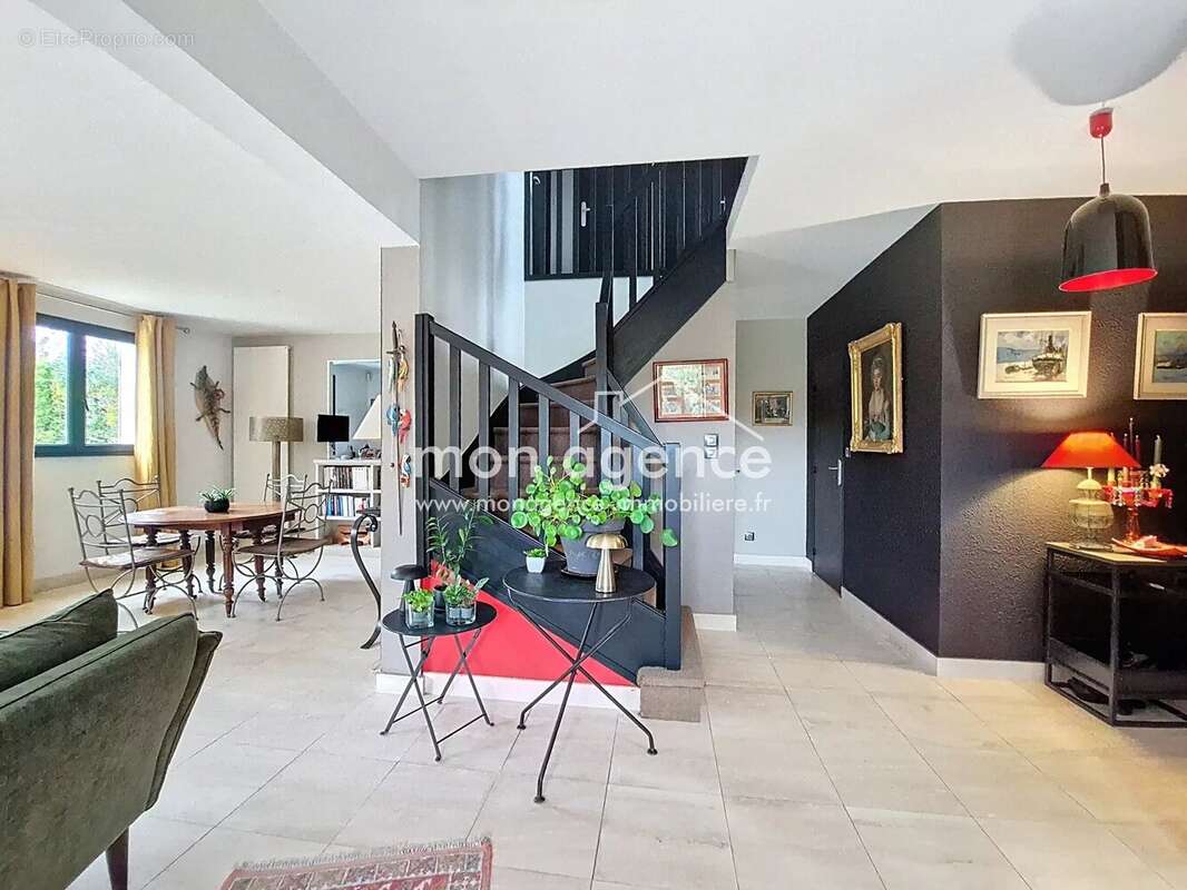 Maison à FRANQUEVILLE-SAINT-PIERRE