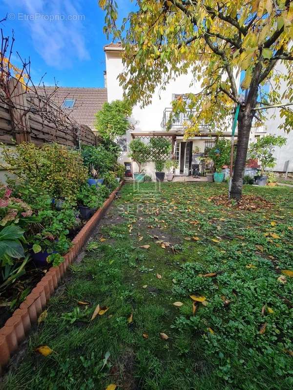 Maison à NEUILLY-SUR-MARNE