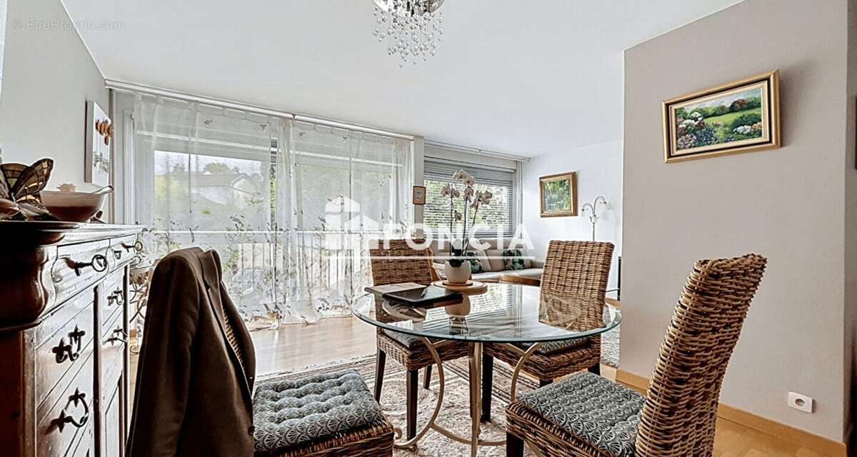 Appartement à DEVILLE-LES-ROUEN