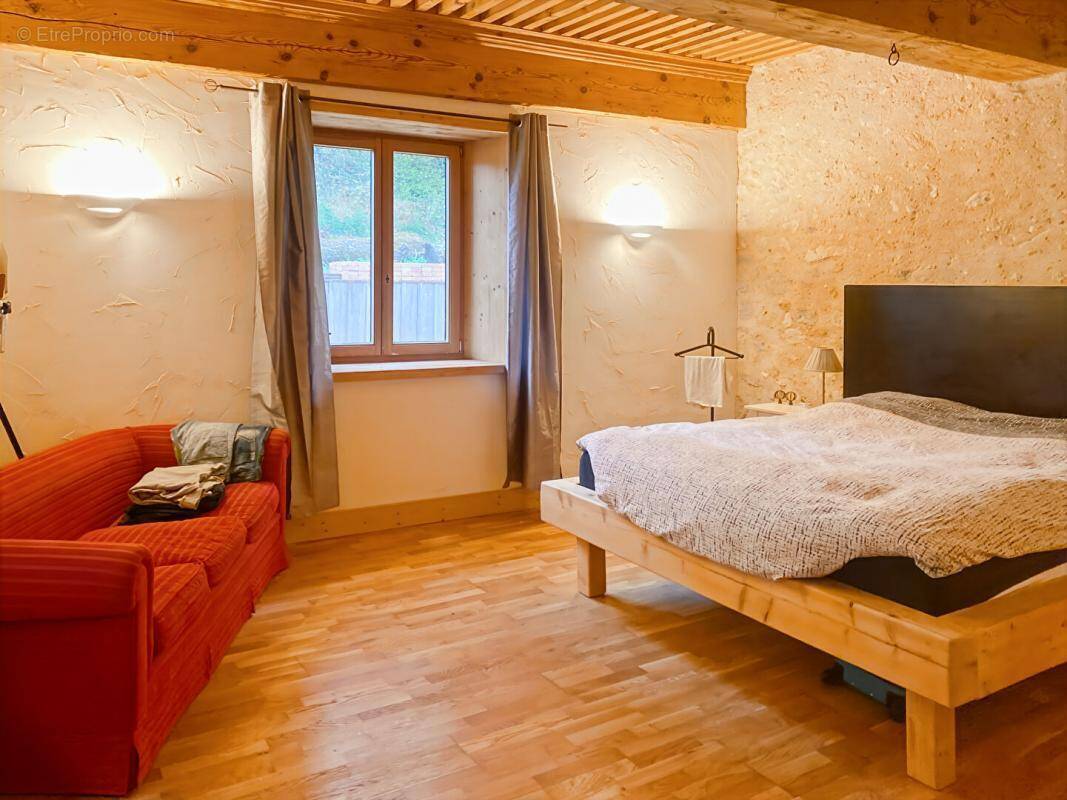 Maison à LES HOPITAUX-VIEUX