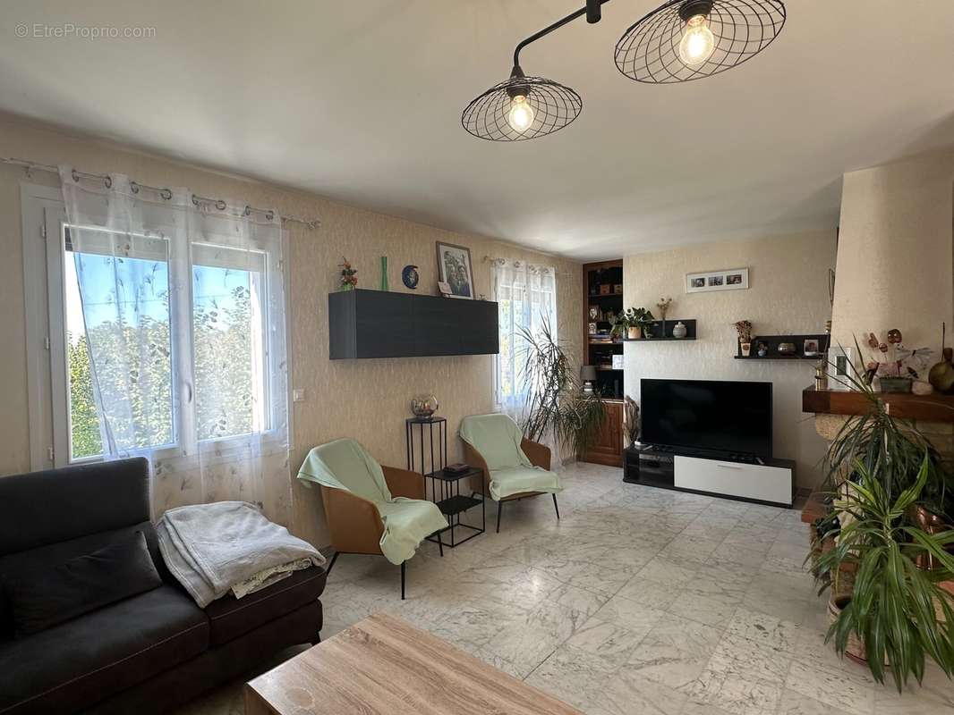 Maison à MONTGIVRAY