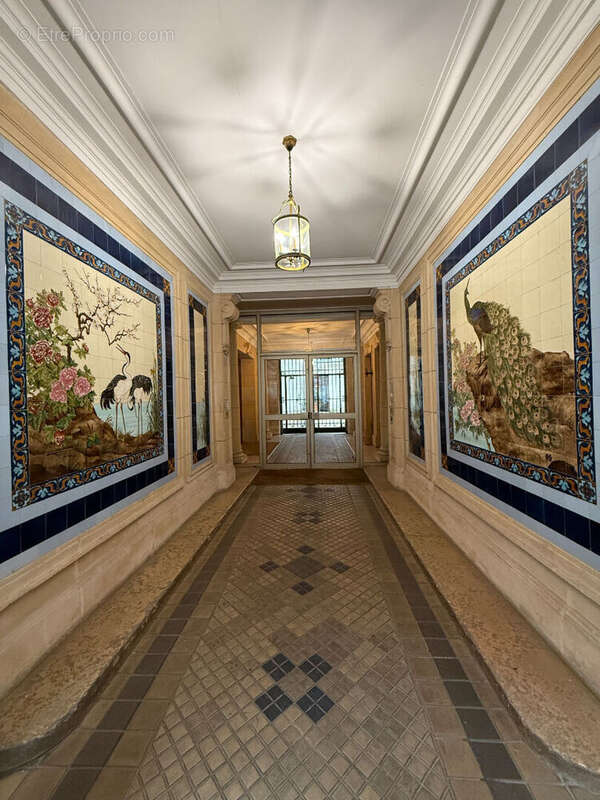 Appartement à PARIS-16E