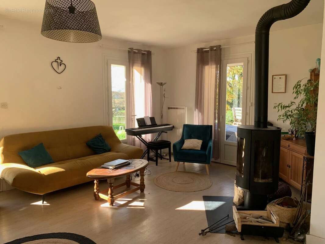 Maison à PARAY-LE-MONIAL