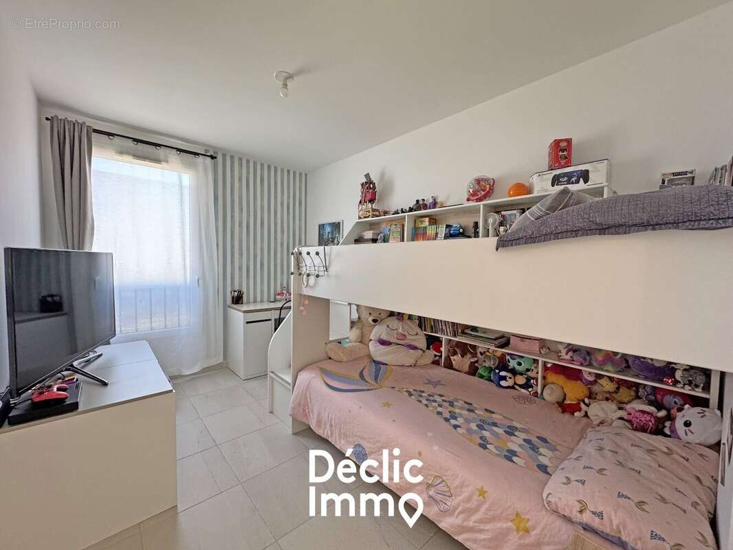 Appartement à LA ROQUETTE-SUR-SIAGNE
