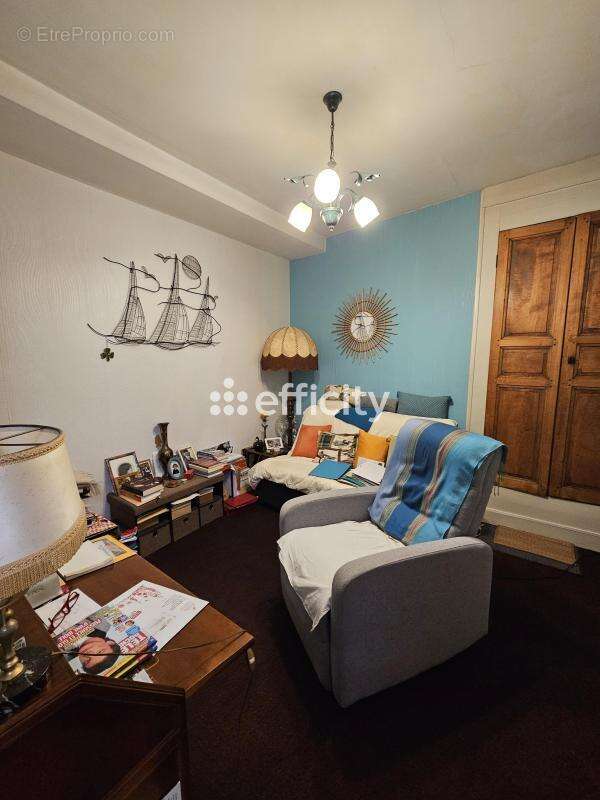 Maison à BARBEZIEUX-SAINT-HILAIRE