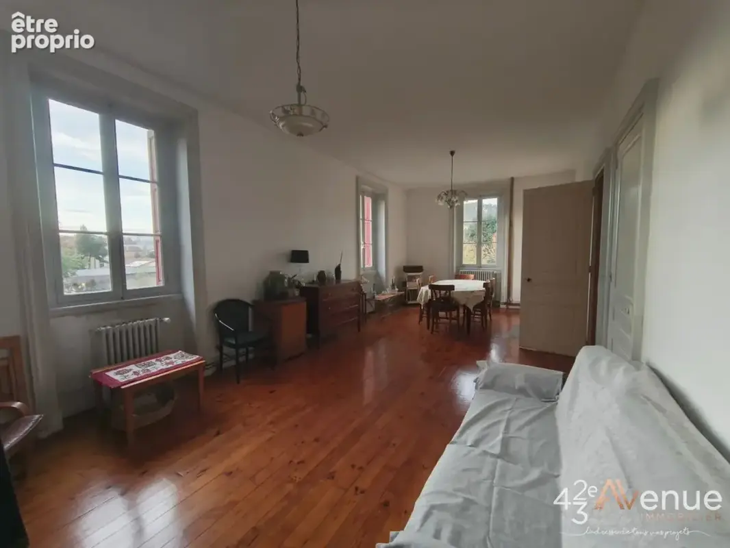 Appartement 7 pièces 146 m² à vendre à Le Chambon-Feugerolles (42500) - photo 5